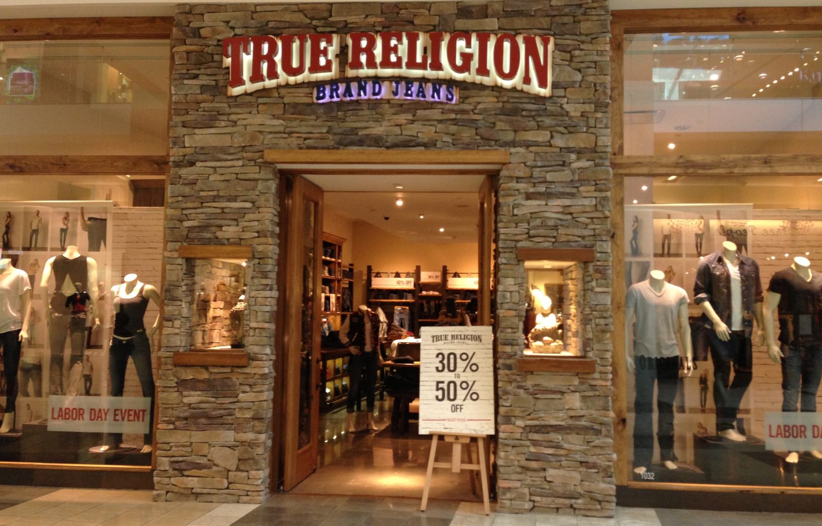 12. True Religion (2000s Denim Craze, 2010s Bankruptcy) (image credits: wikimedia)