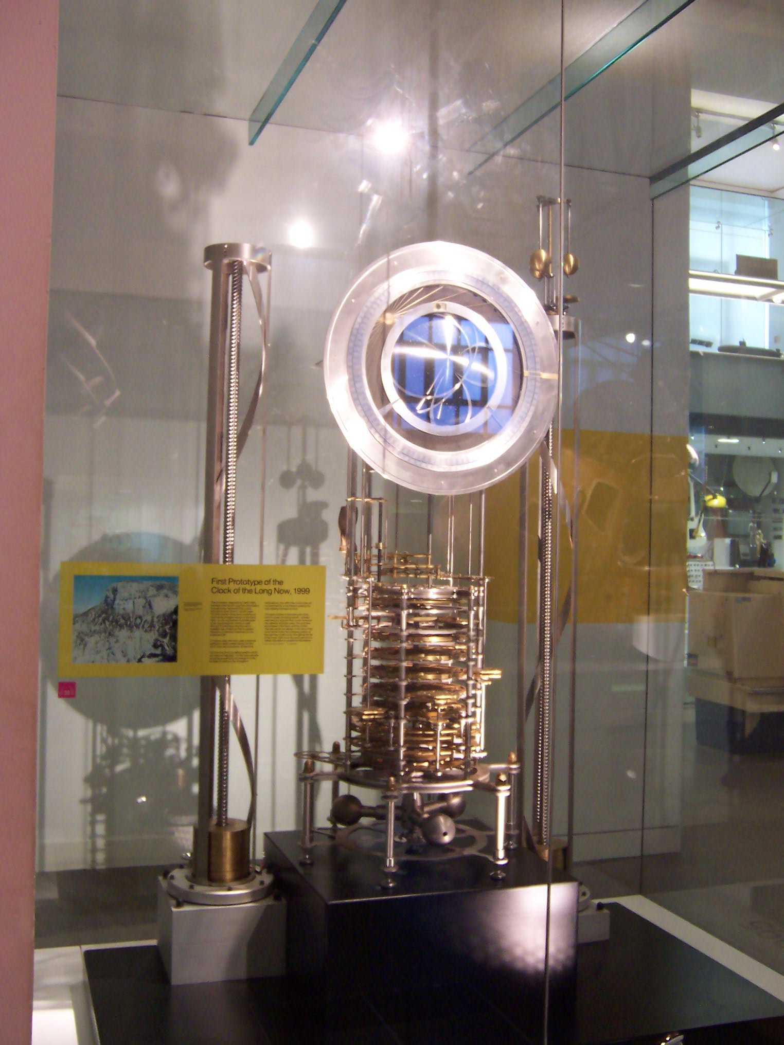 There’s a Clock Designed to Run for 10,000 Years (image credits: wikimedia)
