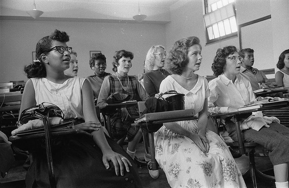 1954: Brown v. Board Ends School Segregation (image credits: wikimedia)