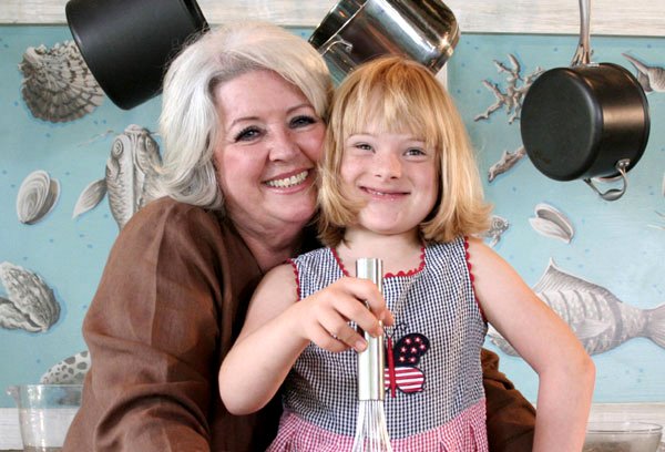 Paula Deen – Butter Queen Meets Cancel Culture (image credits: wikimedia)