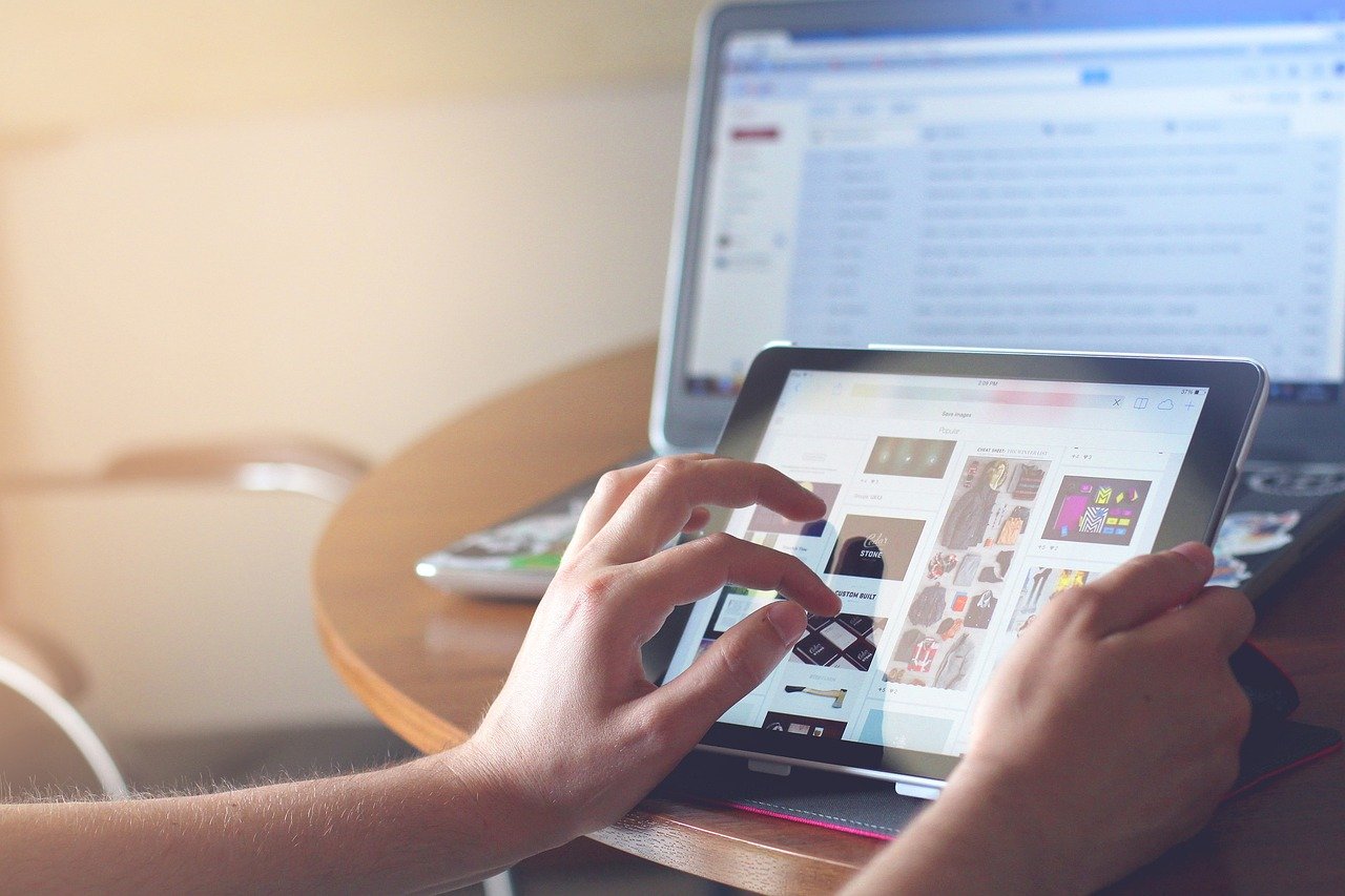 3. Don’t F**k with Cats: Hunting an Internet Killer (2019) (image credits: pixabay)