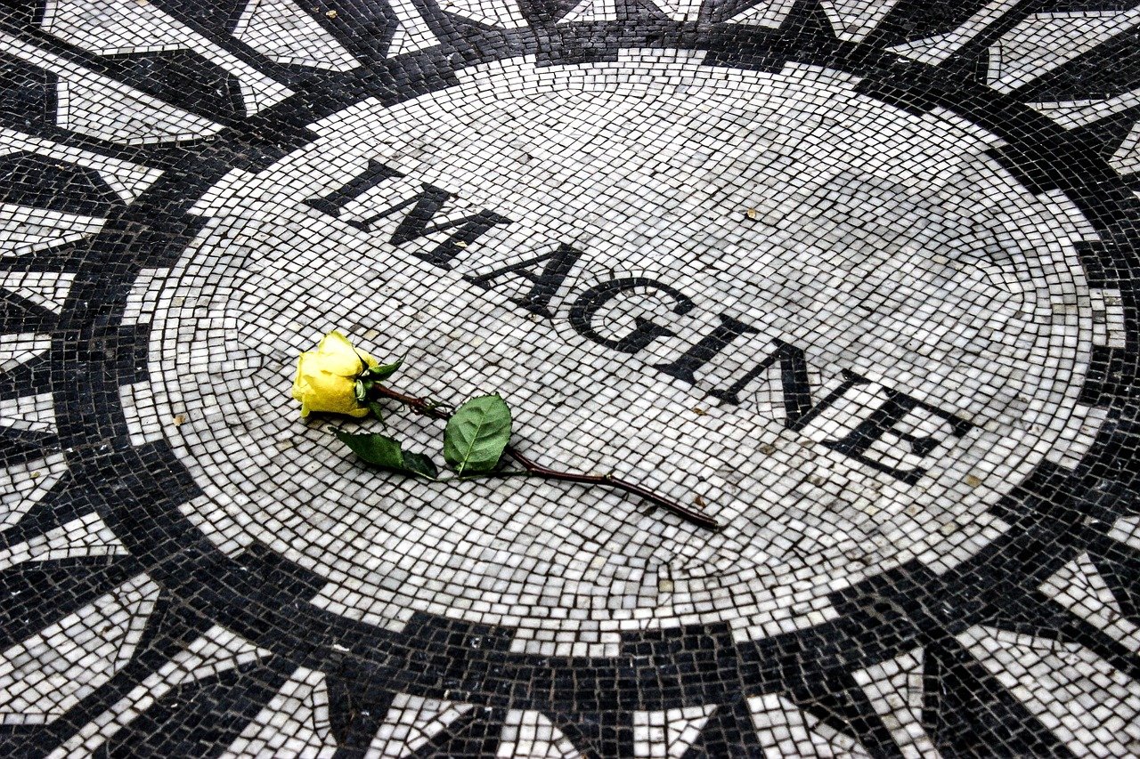 His Final Day (December 8, 1980) (image credits: pixabay)