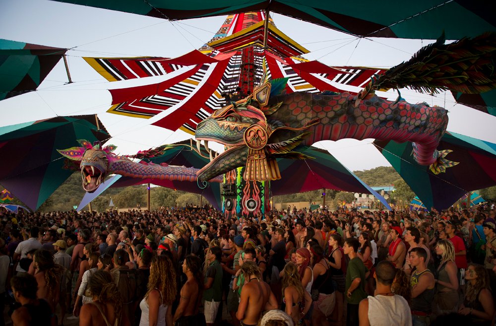 Boom Festival (Portugal) – Psychedelic Wonderland 🎨🌍 (image credits: wikimedia)