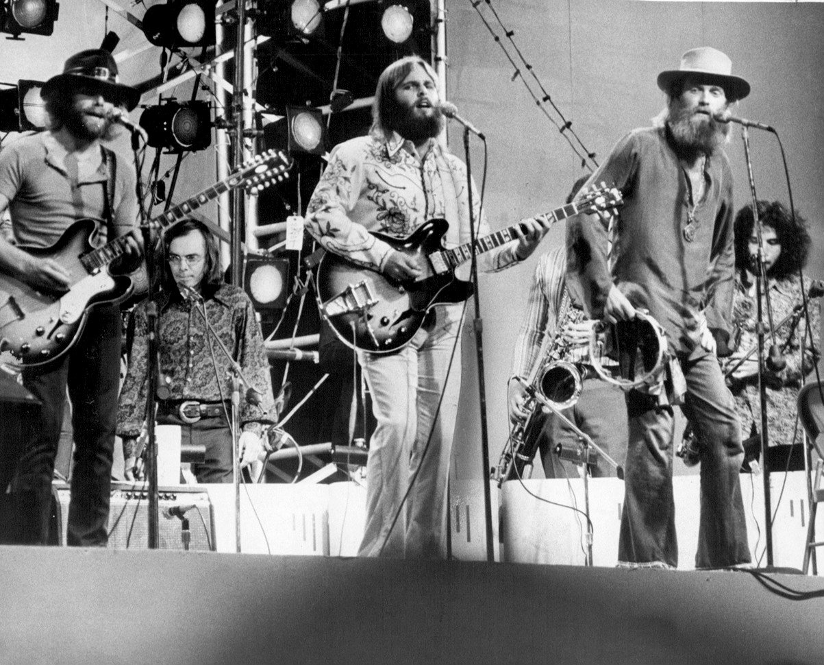 5. “Good Vibrations” – The Beach Boys (1966) (image credits: wikimedia)