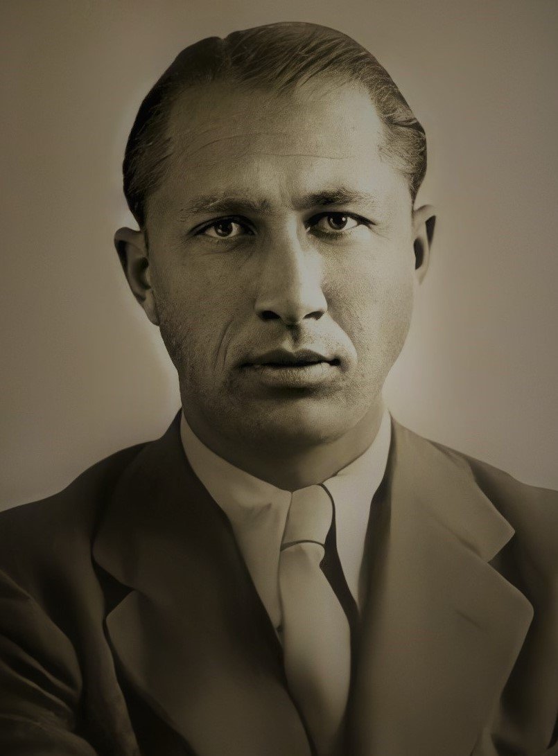 James Bond’s Suave Spy Had Real-Life Shadows (image credits: wikimedia)