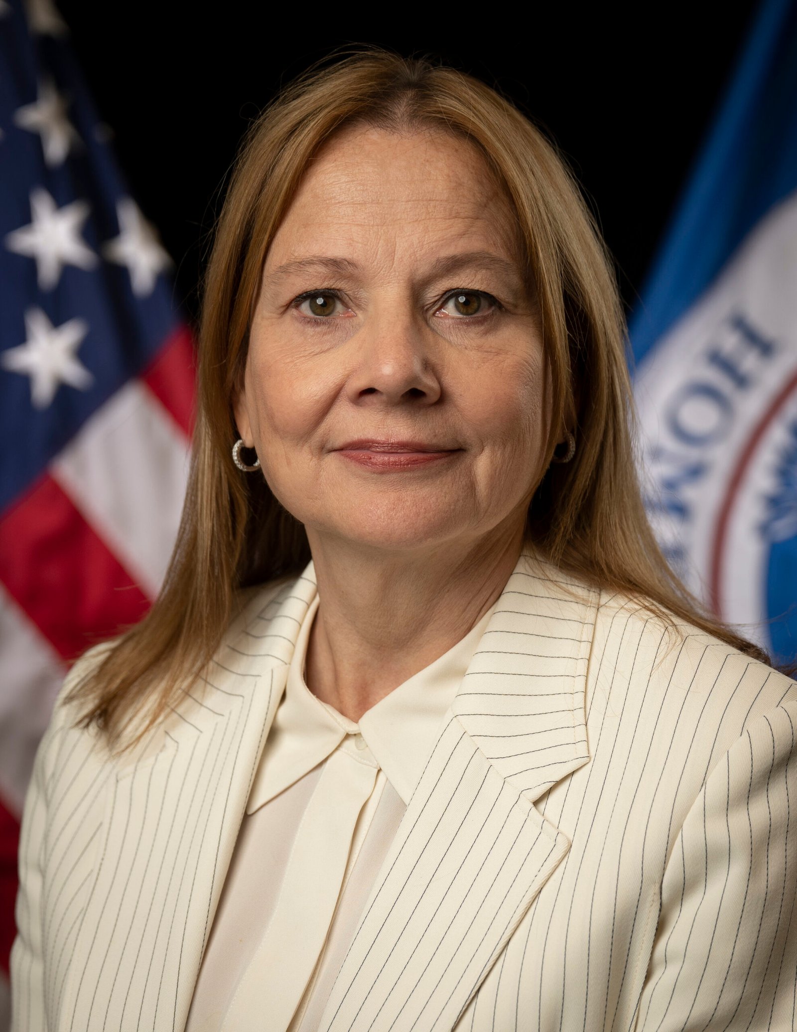 Mary Barra: The Auto Industry Trailblazer (image credits: wikimedia)