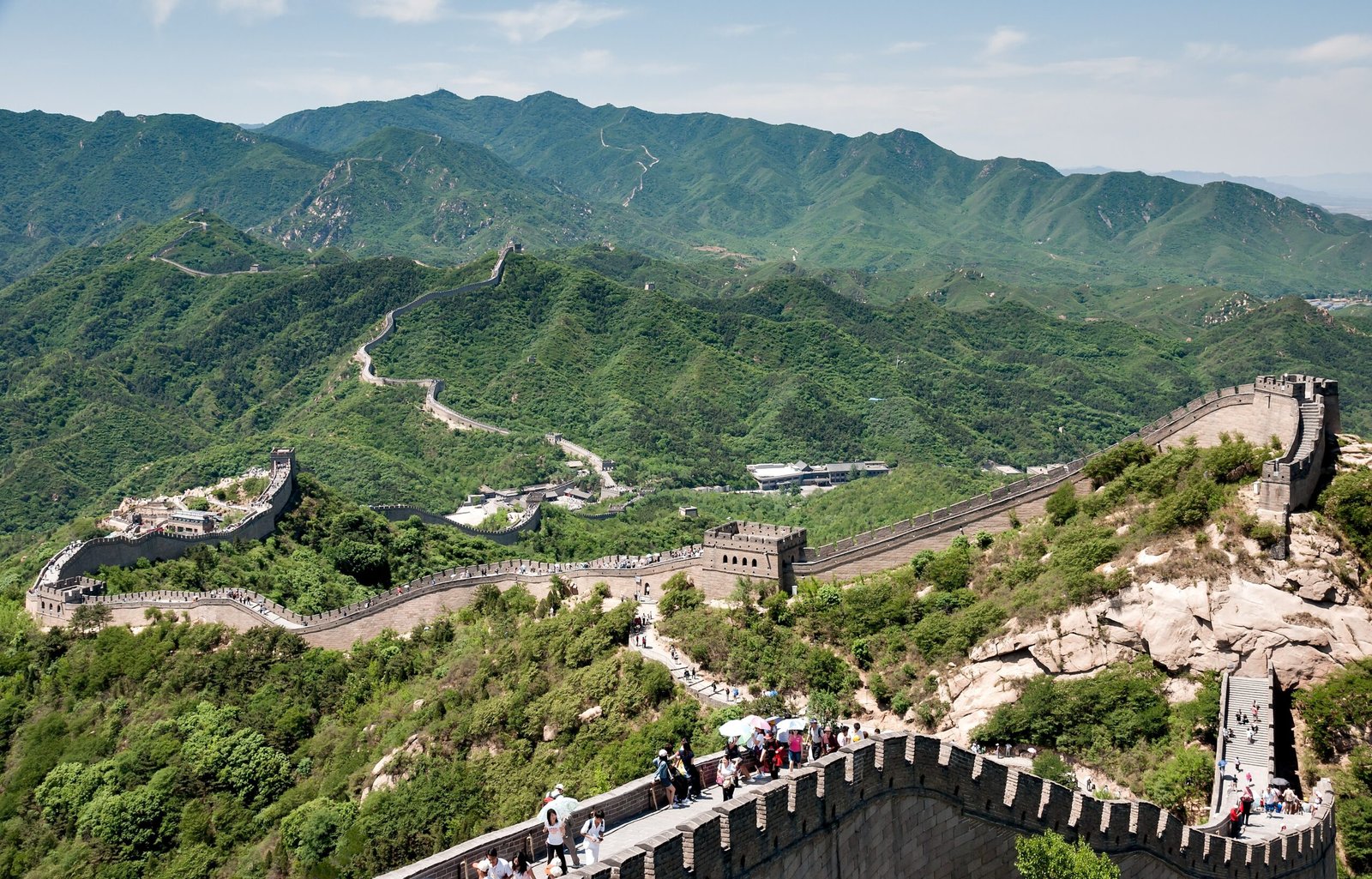 2. The Great Wall of China Is Visible from Space (image credits: wikimedia)