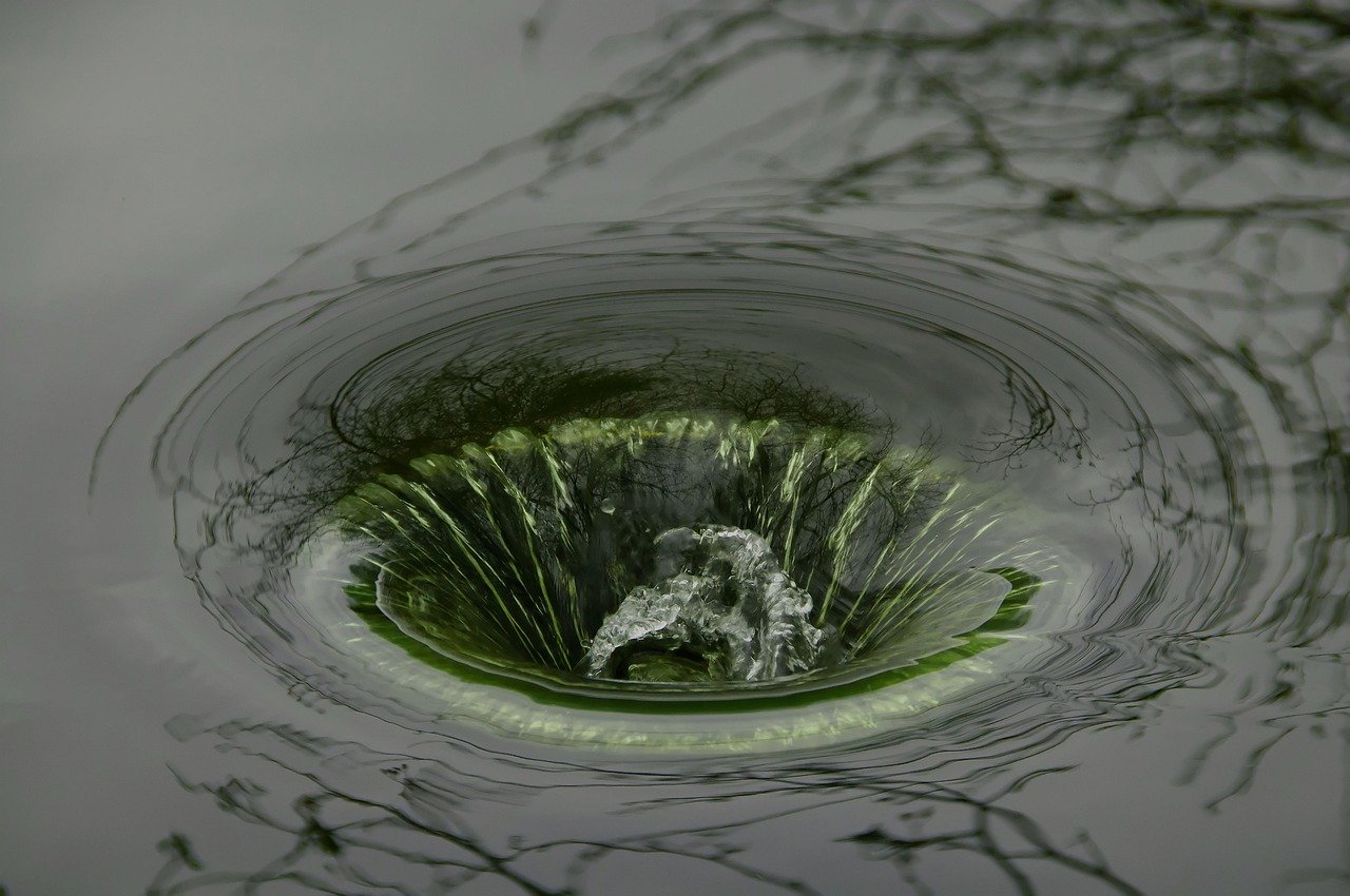 7. Water Drains Differently in the Northern and Southern Hemispheres (image credits: pixabay)