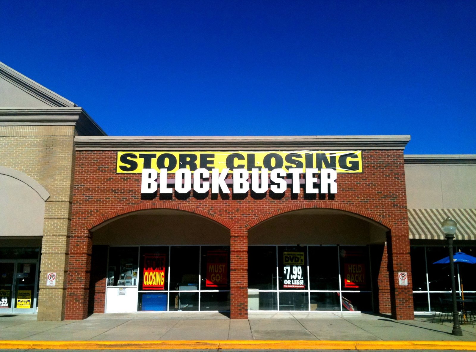 Blockbuster Passing on Netflix (2000) (image credits: wikimedia)