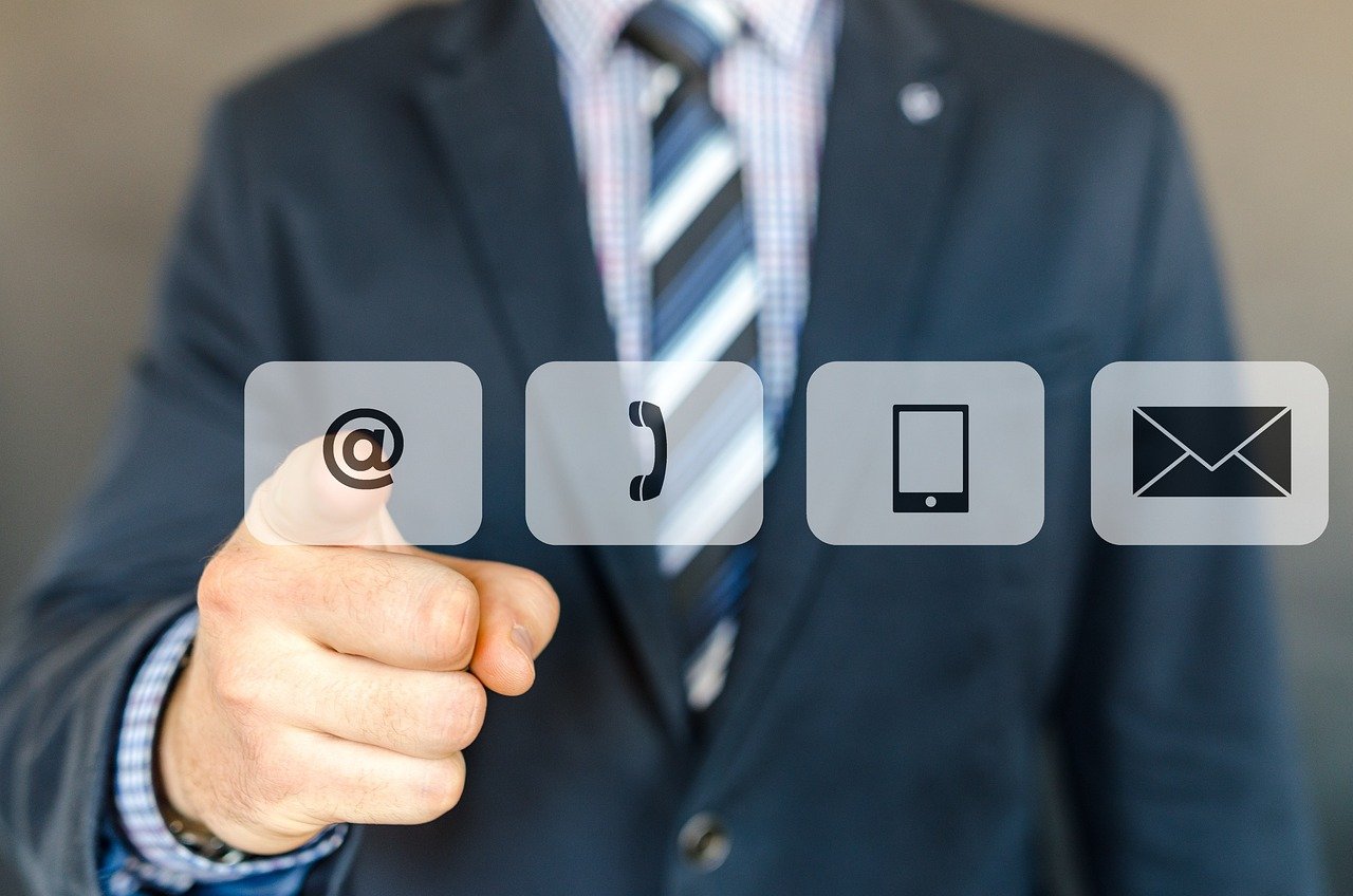 7. Un Email / Un Mail (image credits: pixabay)