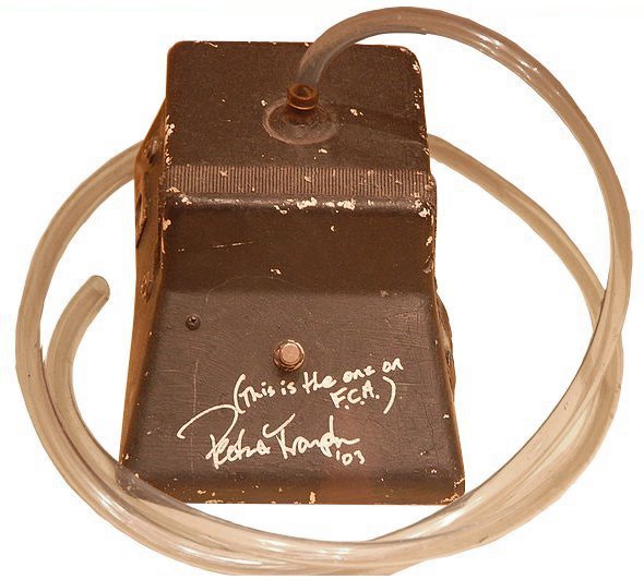 Talk Box – “Livin’ on a Prayer” by Bon Jovi (image credits: wikimedia)