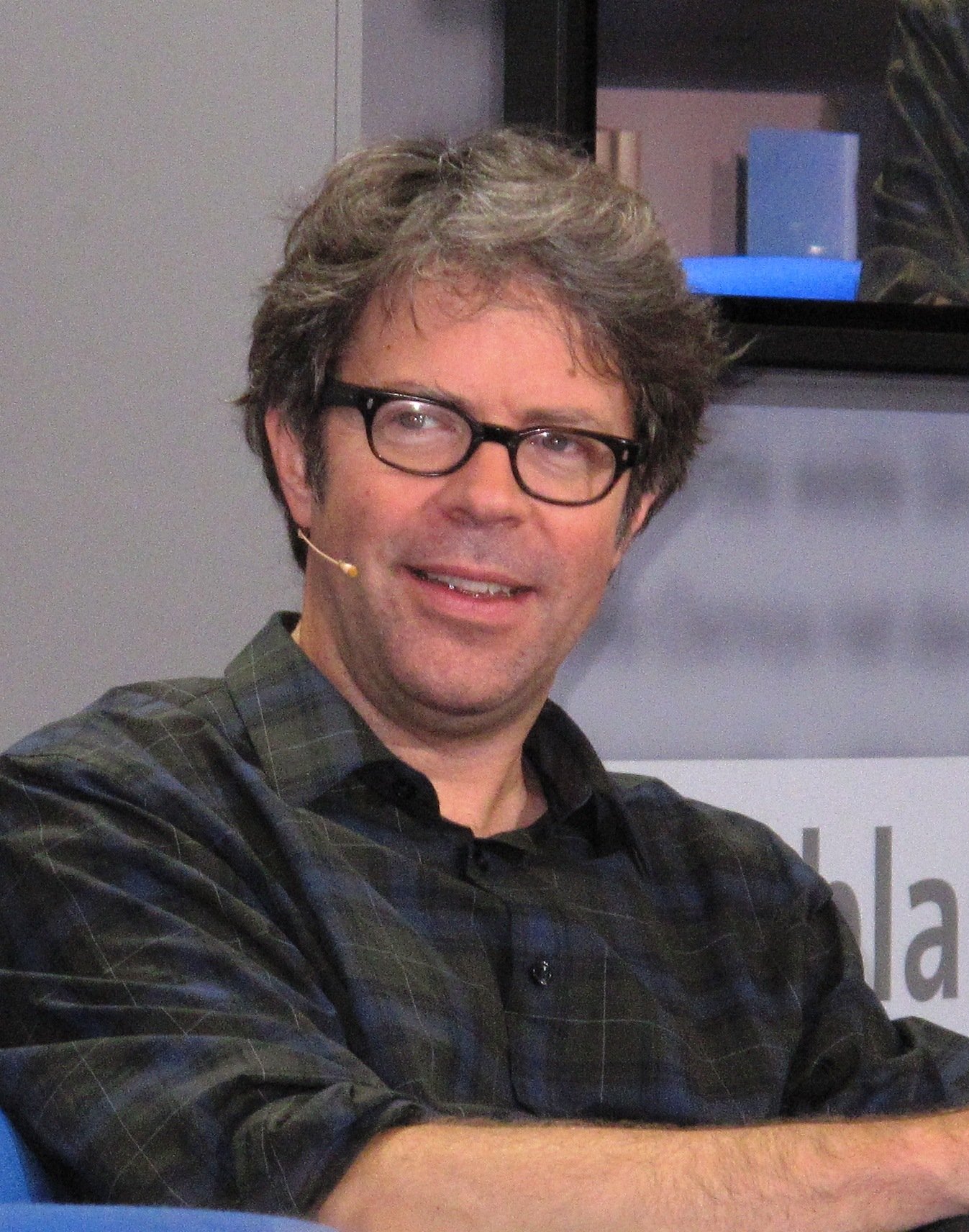 Jonathan Franzen vs. Jennifer Weiner (image credits: wikimedia)