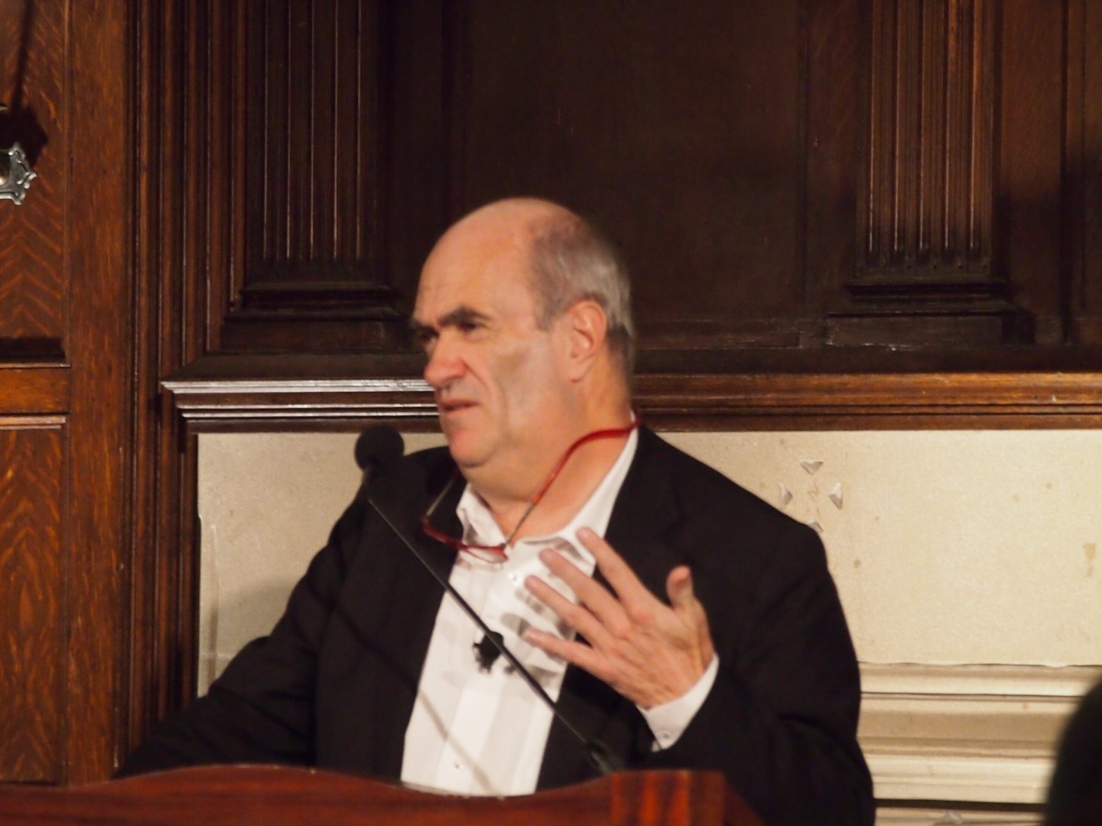 Colm Tóibín vs. V.S. Naipaul (image credits: wikimedia)