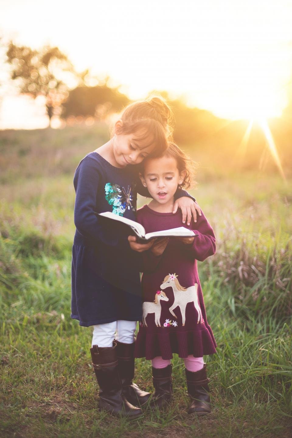 Goodnight Moon – Margaret Wise Brown (image credits: stocksnap)