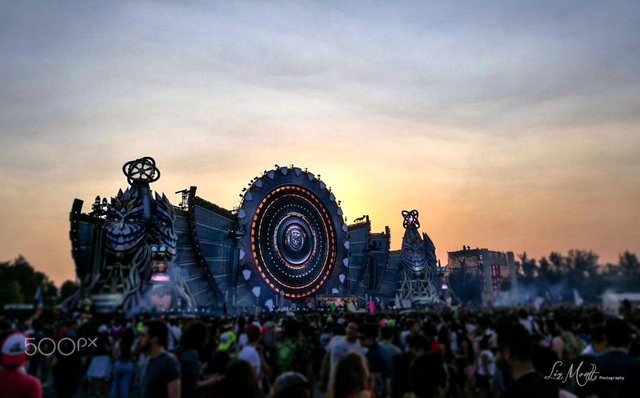 The Electric Daisy Carnival (EDC) Stages (image credits: wikimedia)