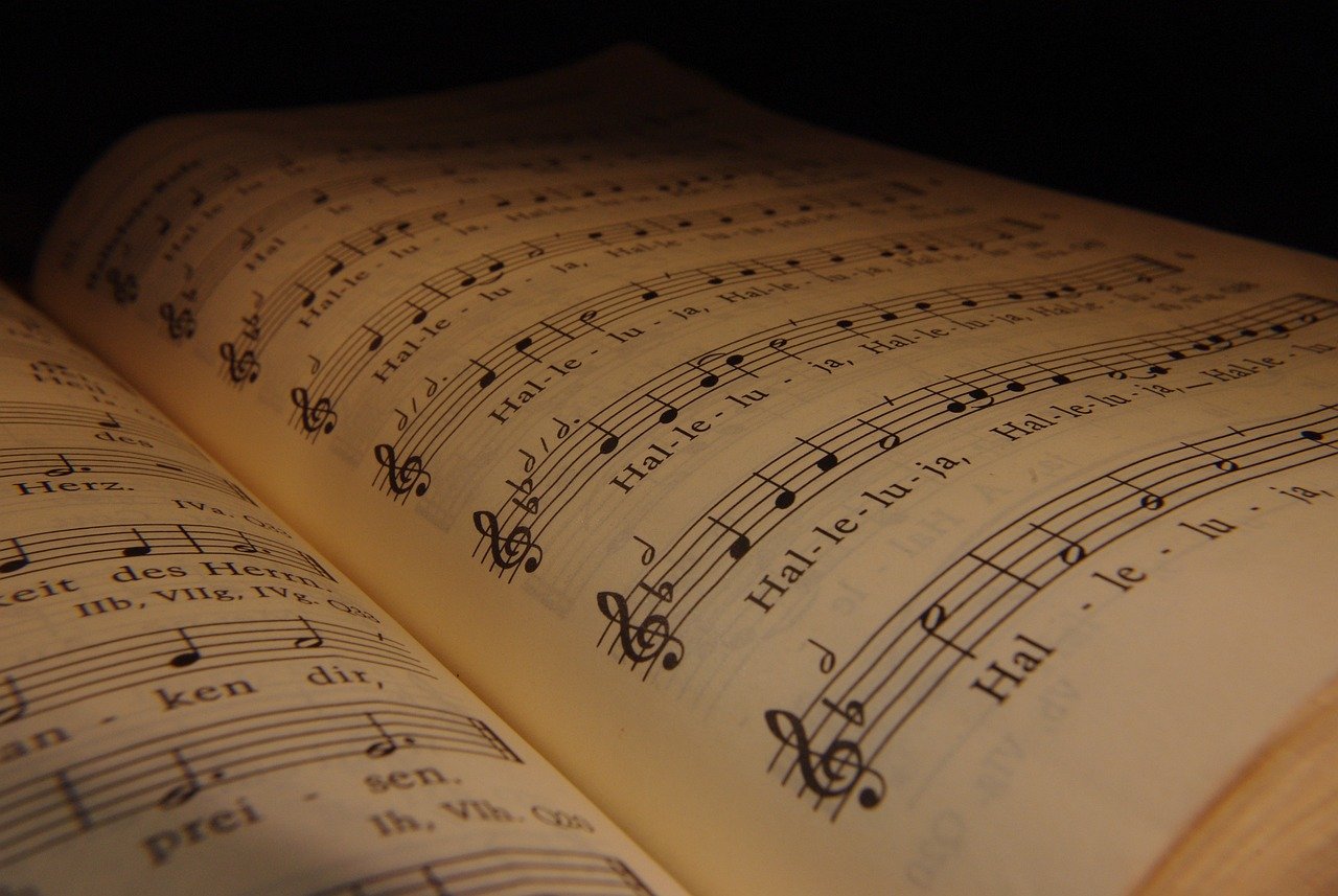 Jeff Buckley – “Hallelujah” (image credits: pixabay)