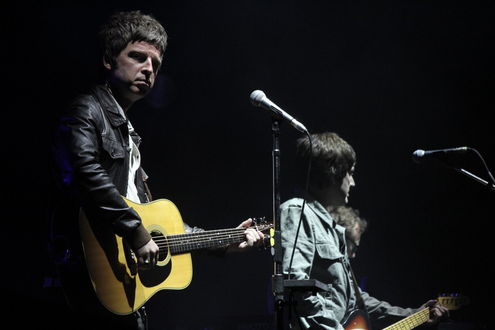 13. “Champagne Supernova” – Oasis (image credits: wikimedia)