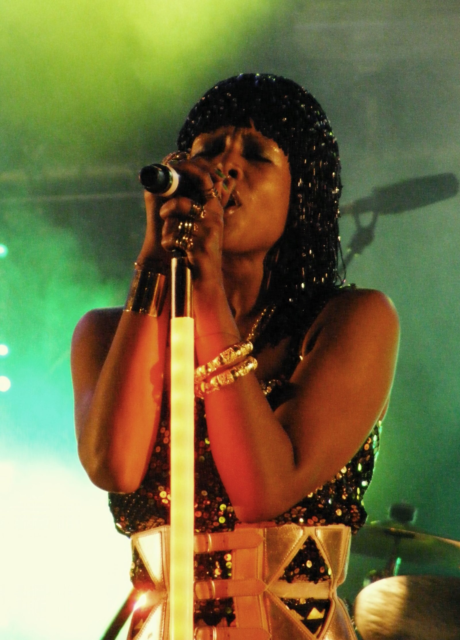 6. “Milkshake” – Kelis (image credits: wikimedia)
