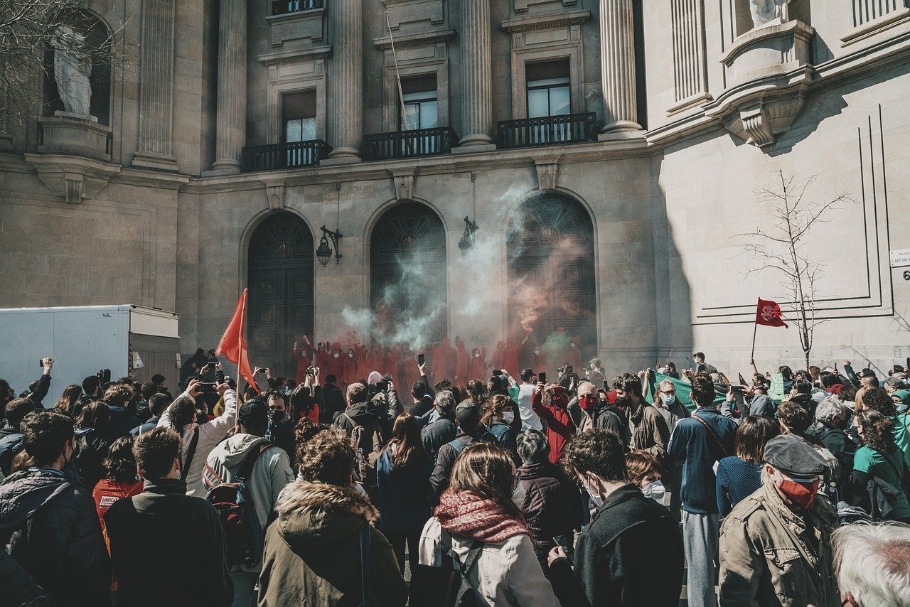 Global Voices – Resistance Knows No Borders (image credits: pixabay)
