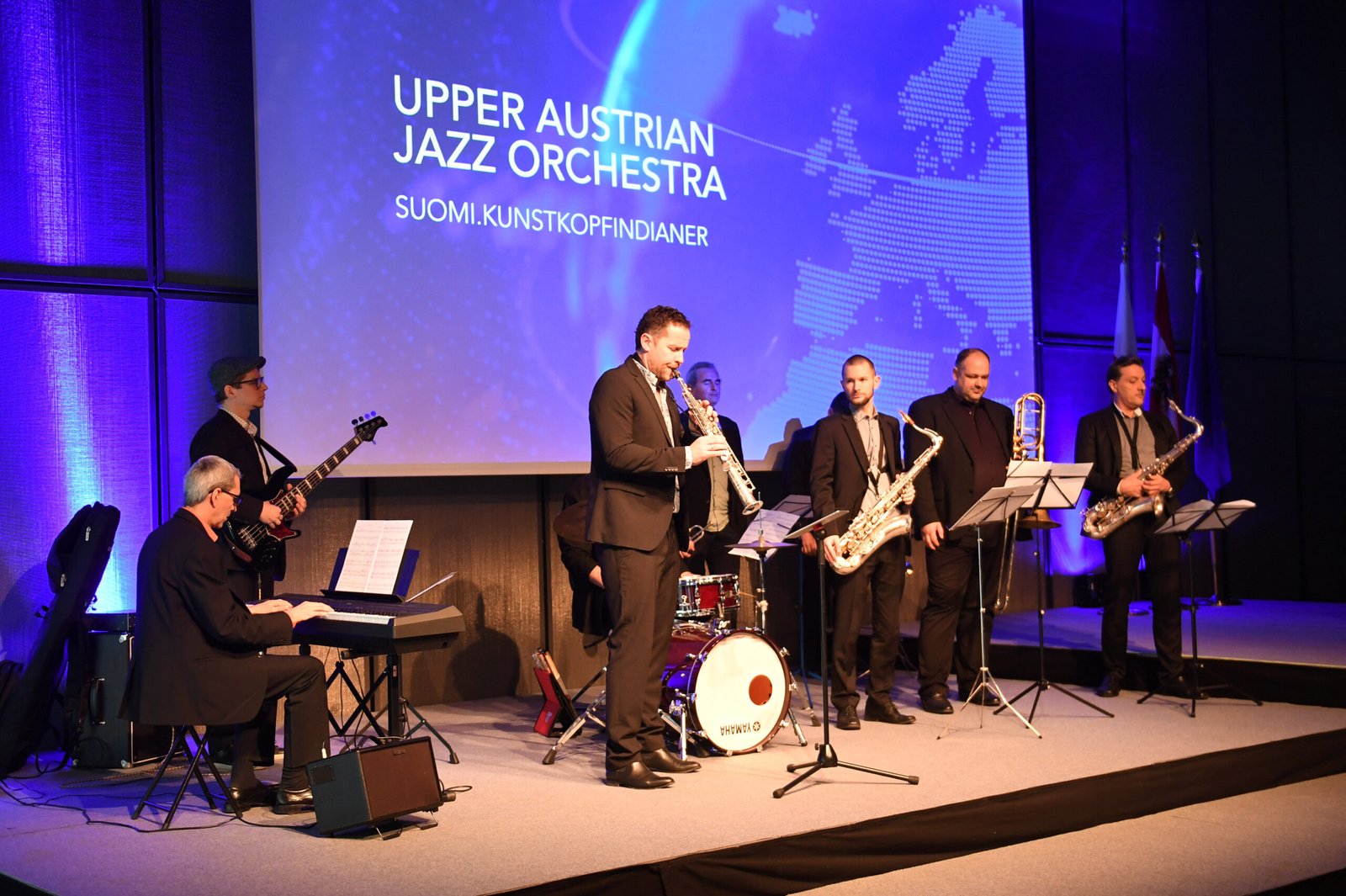 2. Breaking Racial Barriers in Music (image credits: wikimedia)