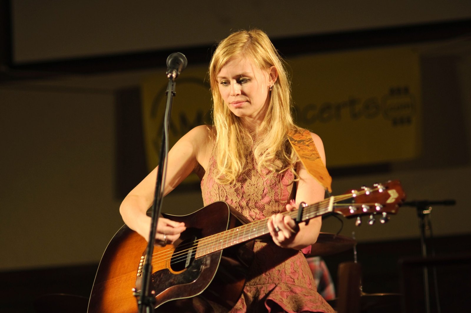 11. Acoustic Covers in Live Performances (image credits: wikimedia)
