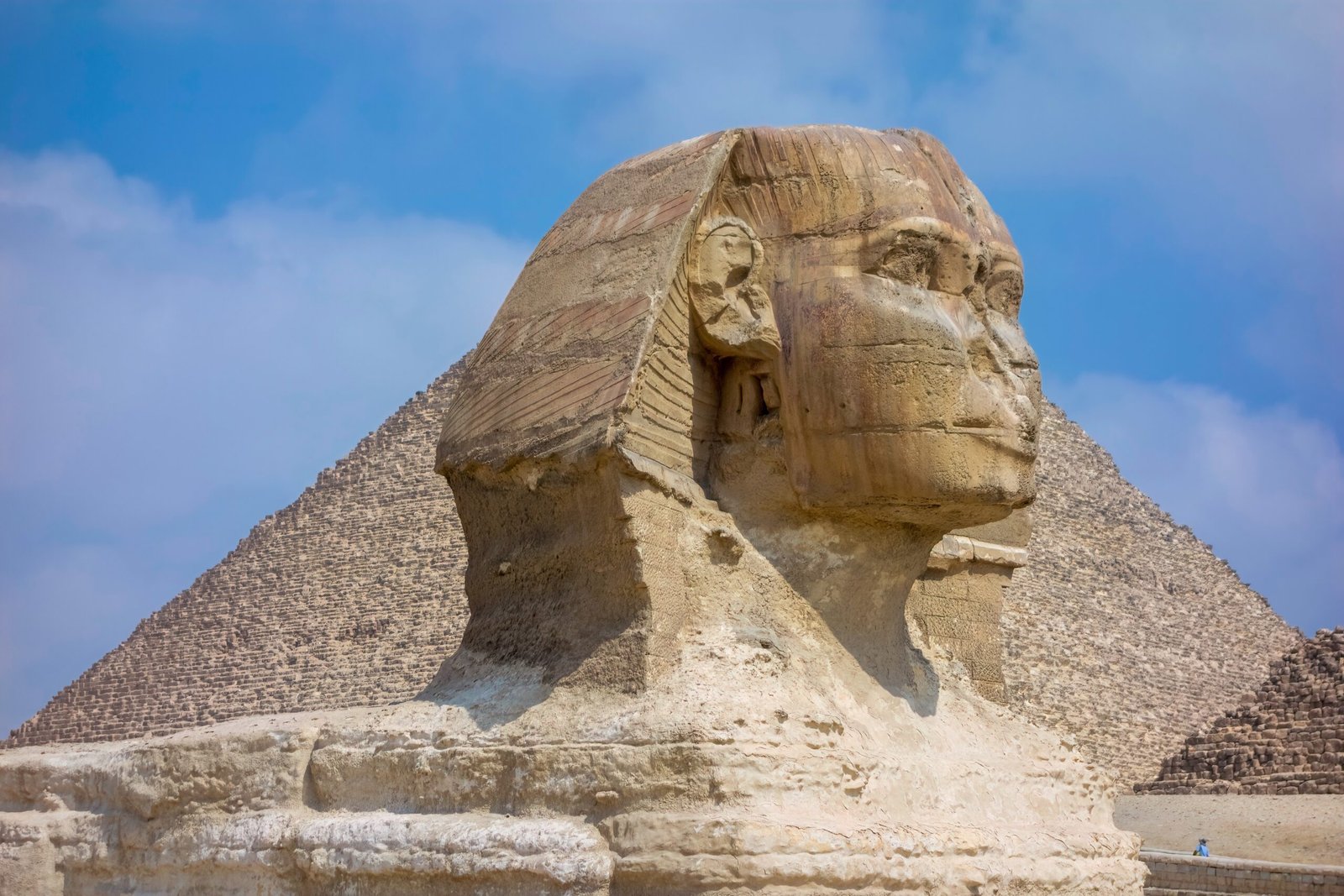 Sphinx of Giza – Once Buried Up to Its Neck in Sand (image credits: wikimedia)