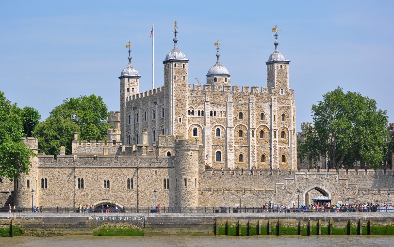 Tower of London – Served as a Zoo in the Middle Ages (image credits: wikimedia)