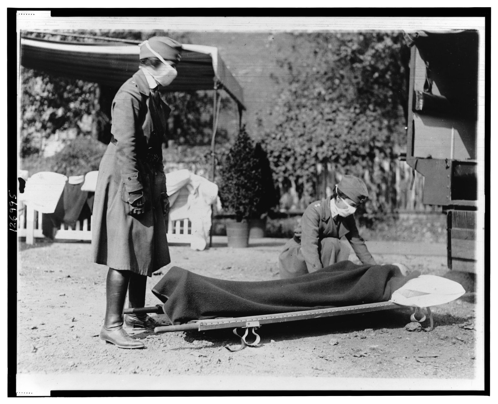 1918 Flu Pandemic Nurses: Volunteering with Little Training (image credits: wikimedia)