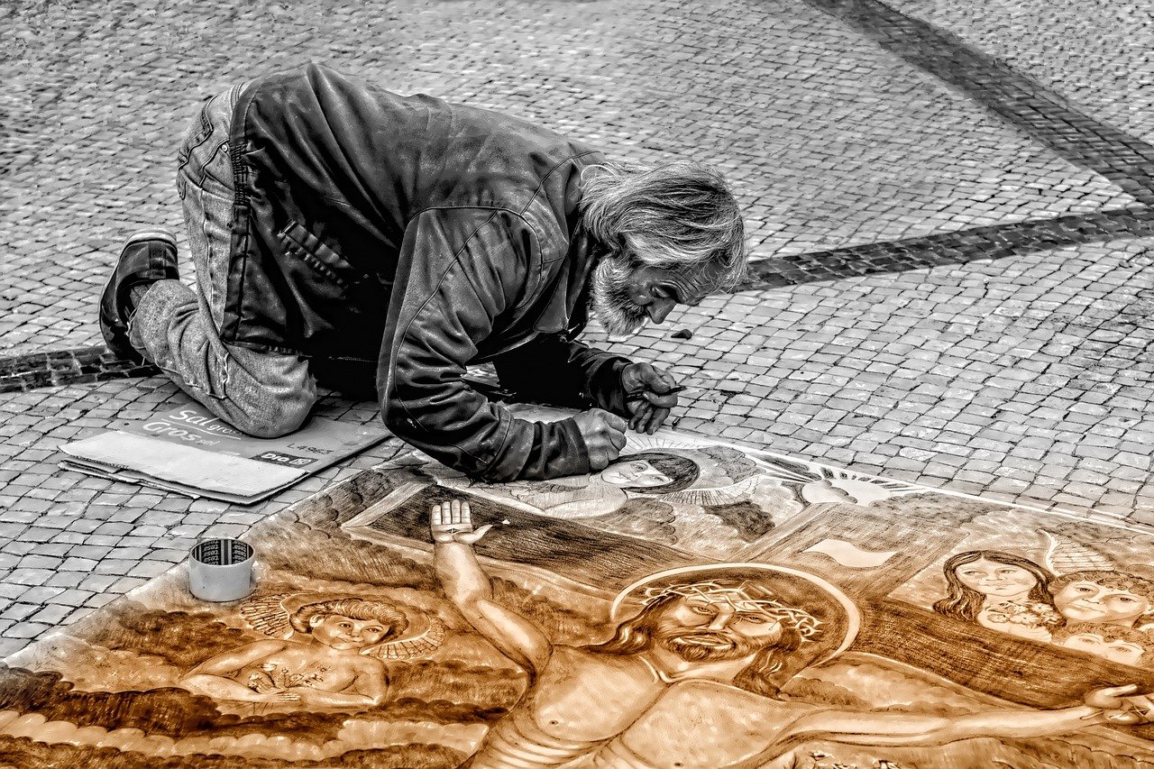 Bridges the Gap Between Elite and Everyday Art (image credits: pixabay)
