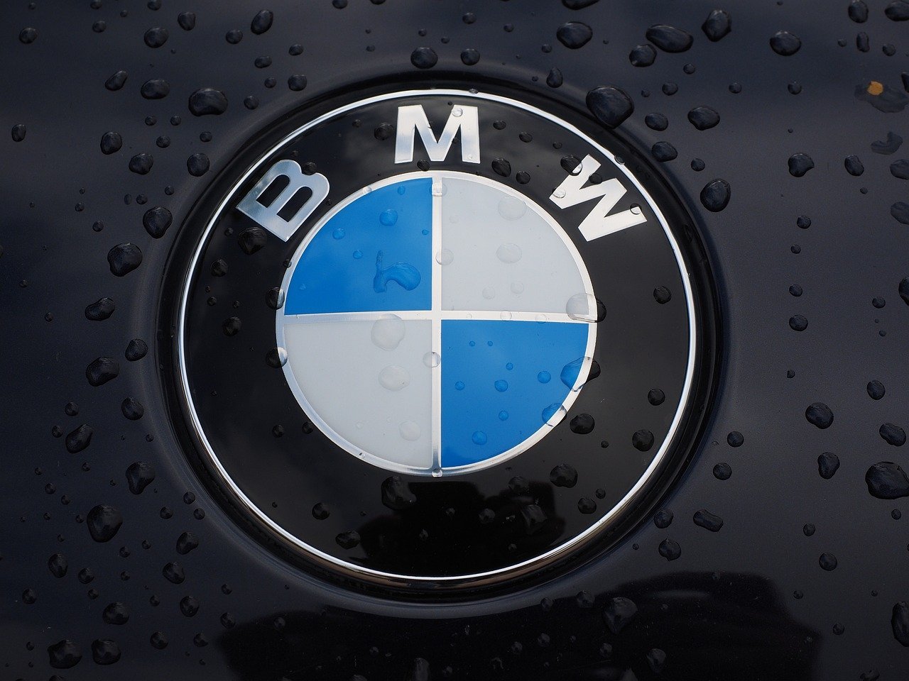 BMW (image credits: pixabay)