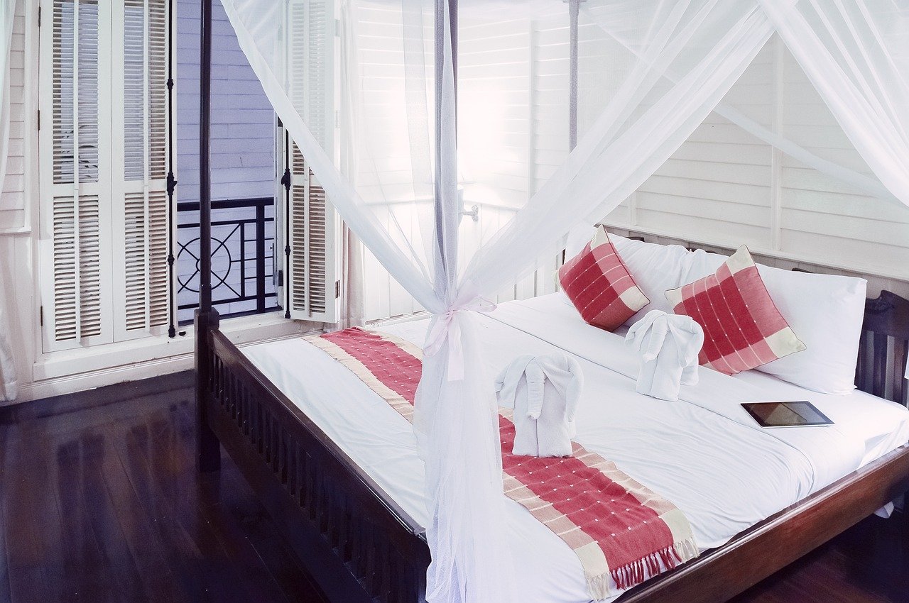 Contractual Demands Like Luxury Accommodations and Security (image credits: pixabay)