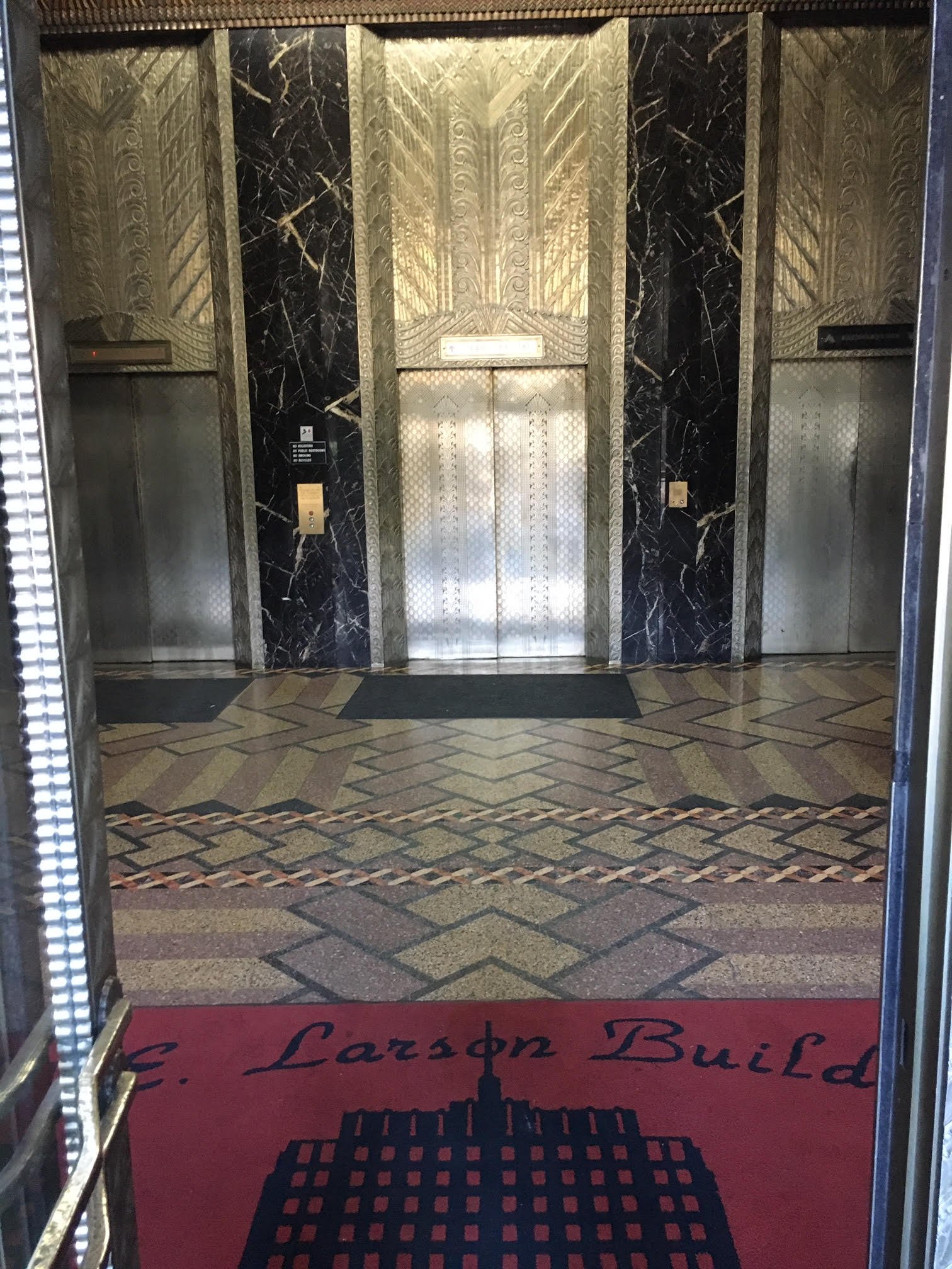 The Art Deco Era and Luxury Elevators (image credits: wikimedia)