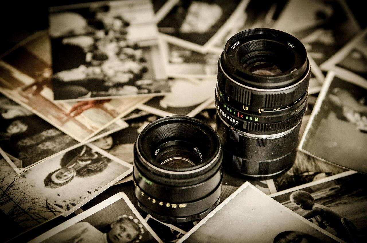 Promotes Social Bonding Through Shared Memories (image credits: pixabay)