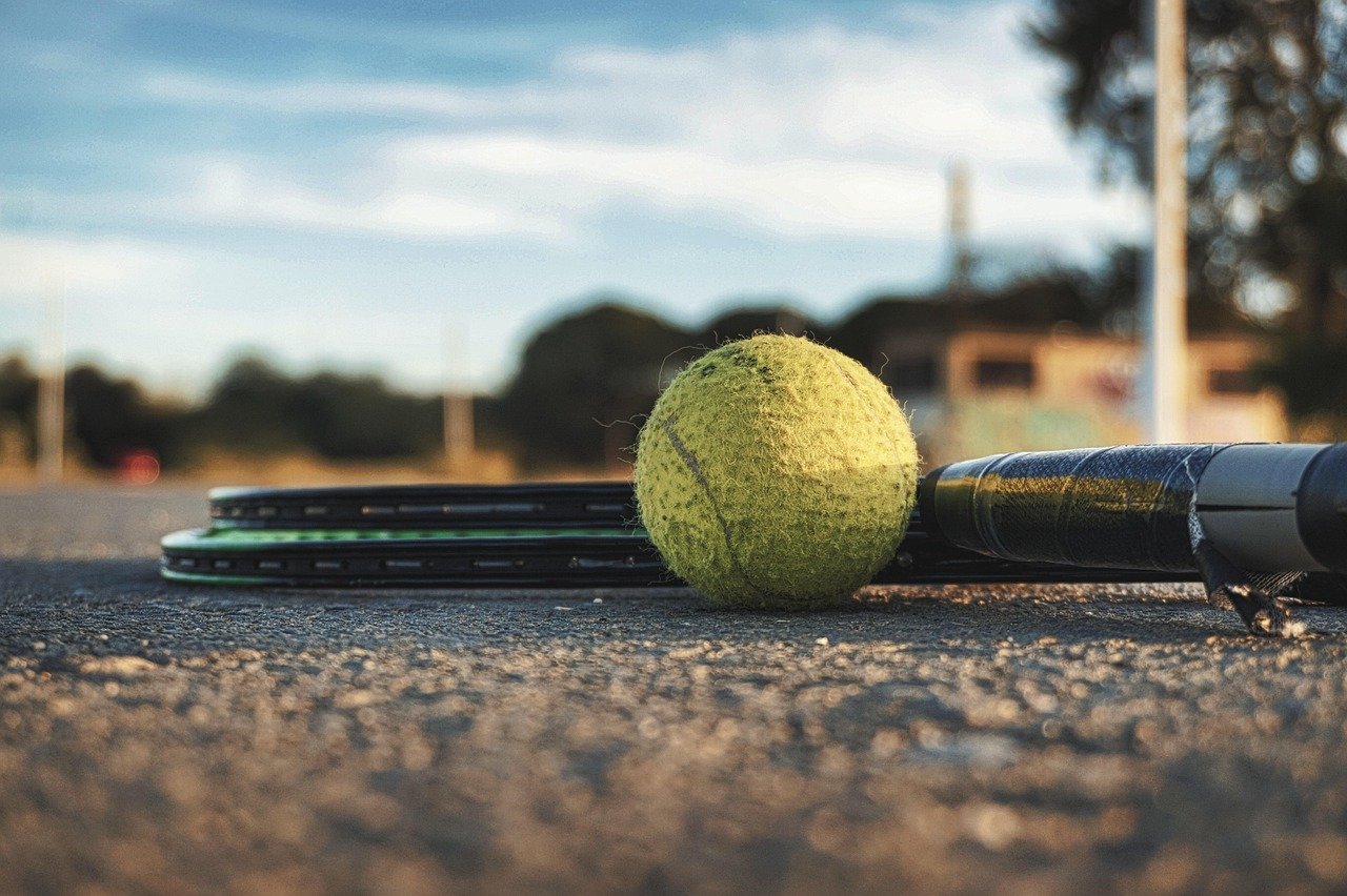 Legends and Heroes Tied to Tradition Sustain Appeal (image credits: pixabay)