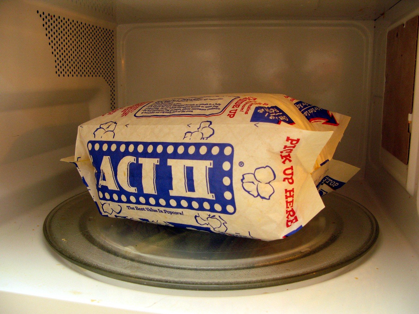 9. Cultural Impact: Microwave Popcorn (image credits: wikimedia)