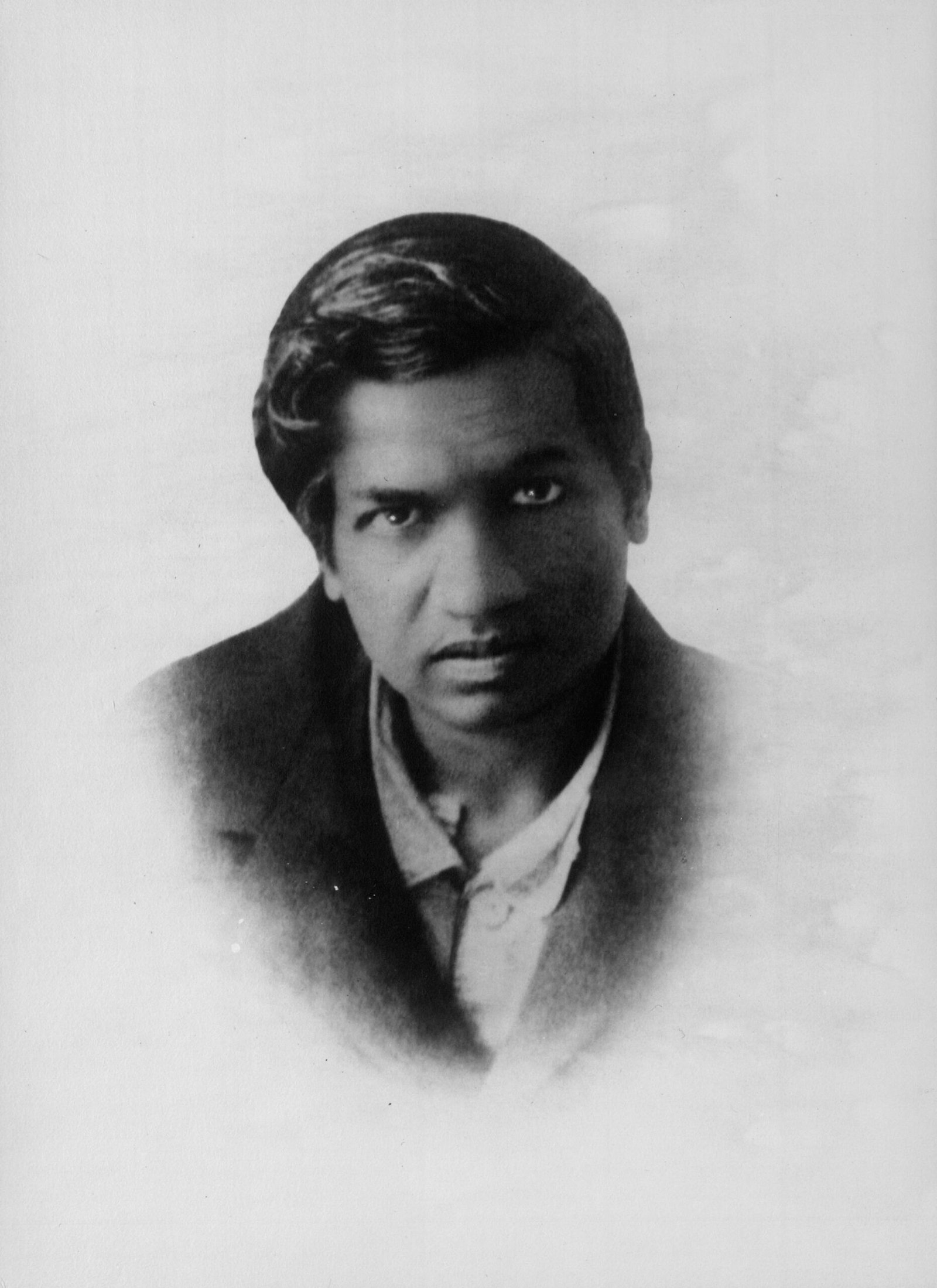 Srinivasa Ramanujan (image credits: wikimedia)