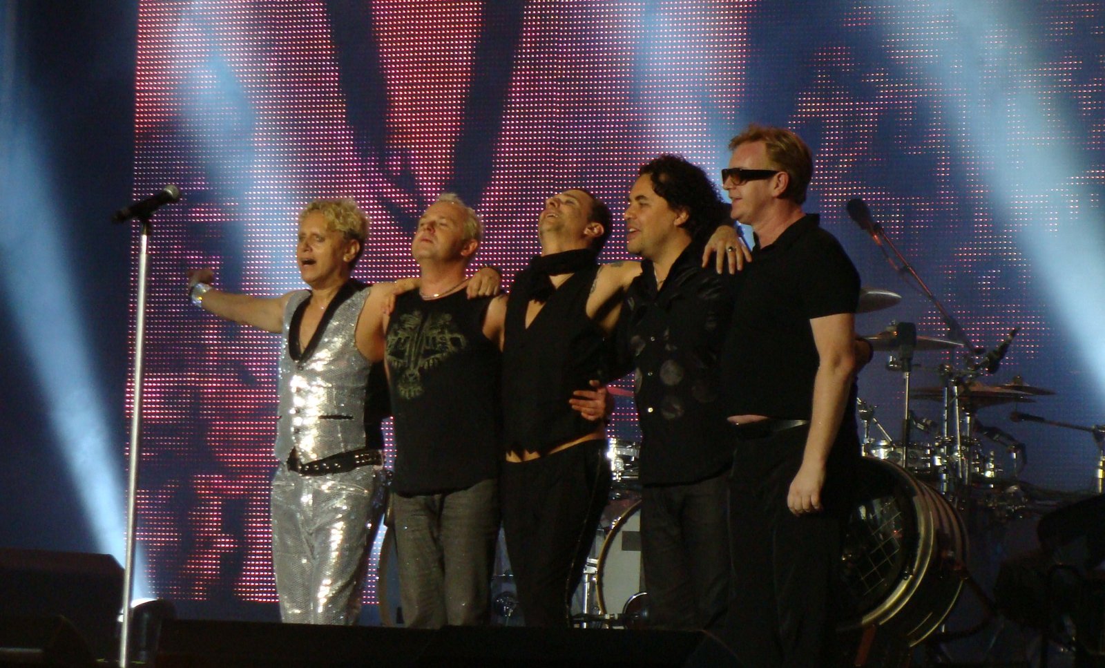 6. Depeche Mode: The Synth-Pop Gods (image credits: wikimedia)