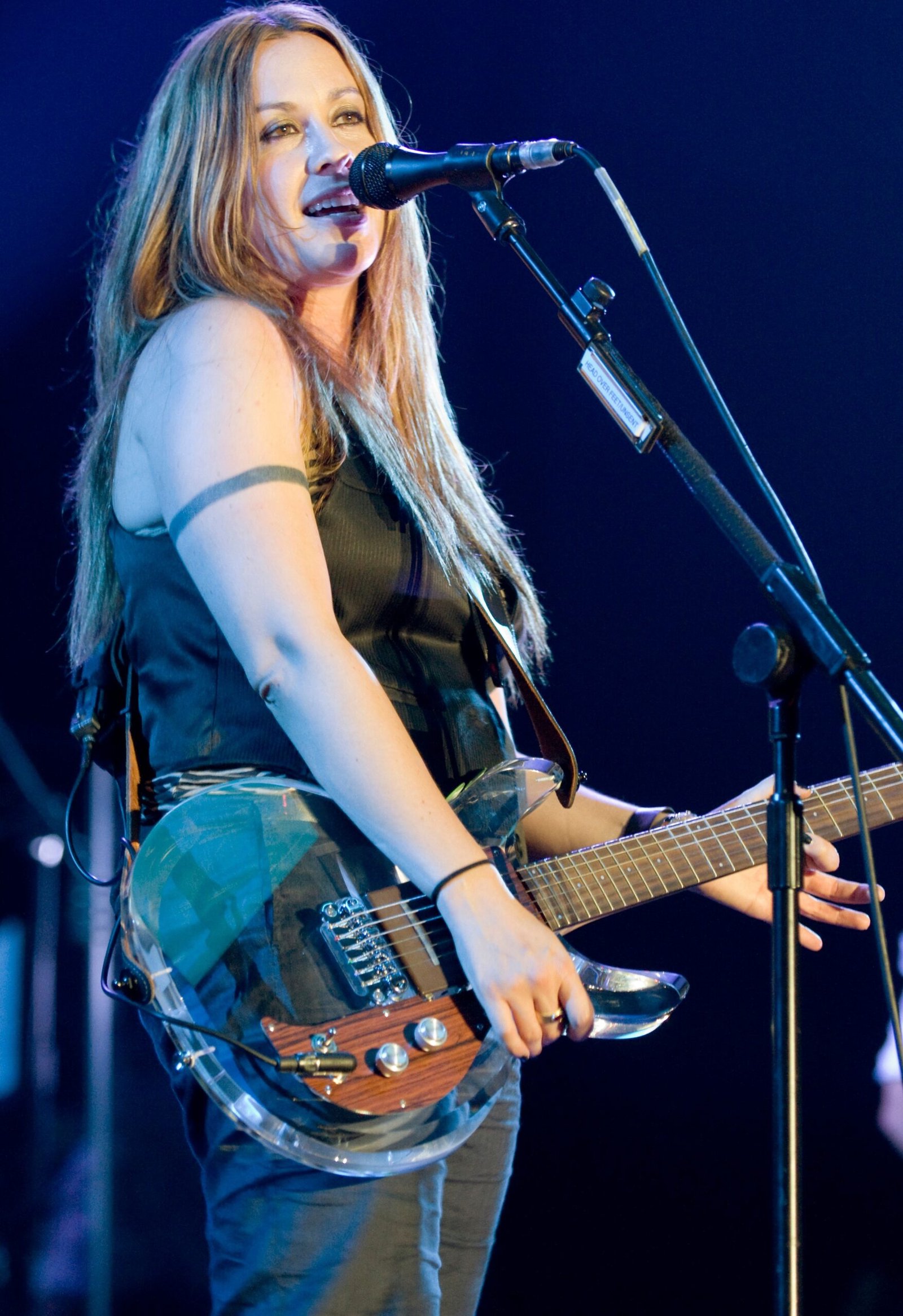 Alanis Morissette: From Anger to Enlightenment (image credits: wikimedia)