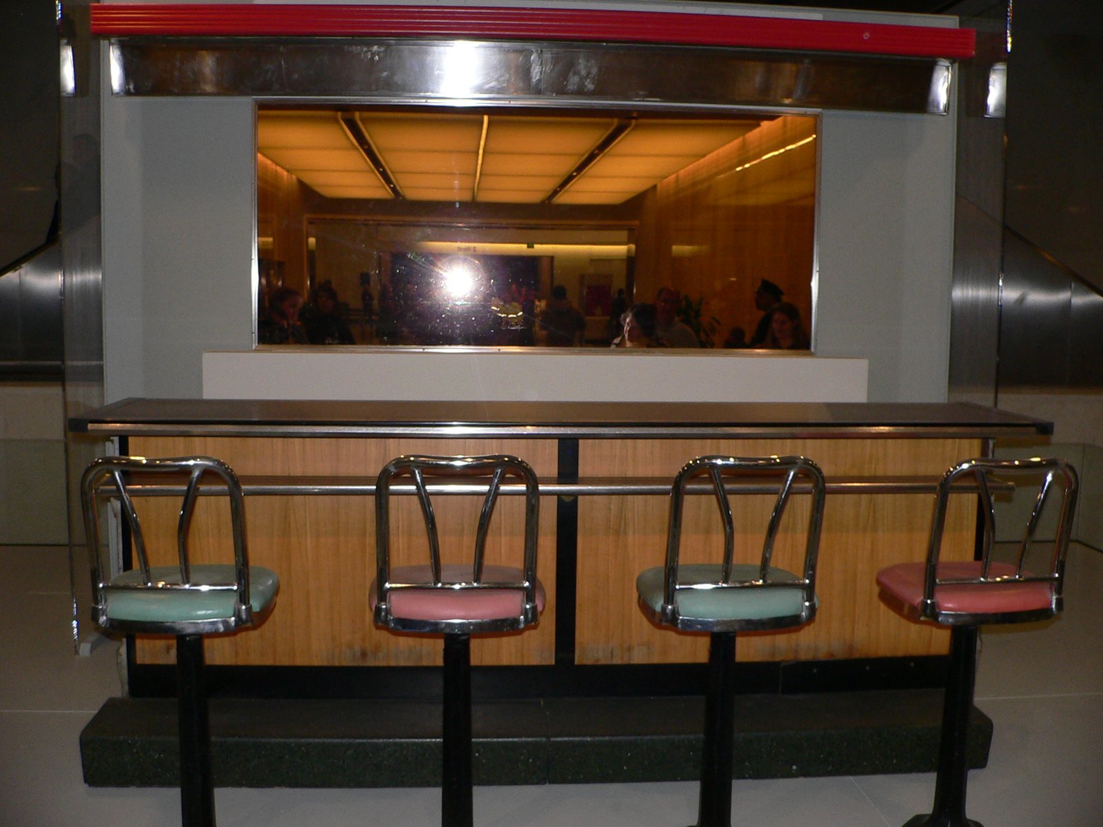 The Greensboro Sit-ins (1960): Youth Challenge Segregation (image credits: wikimedia)