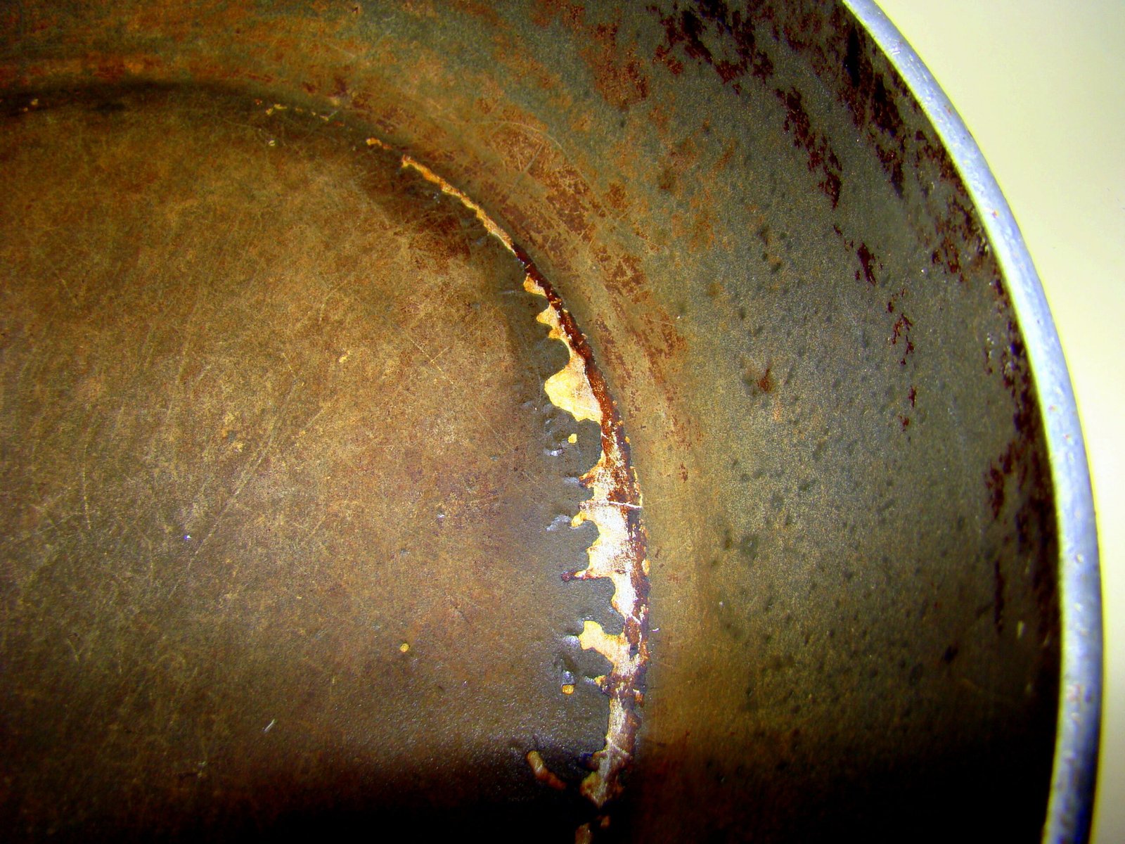 Teflon: Slick Science from a Chemistry Confusion (image credits: wikimedia)