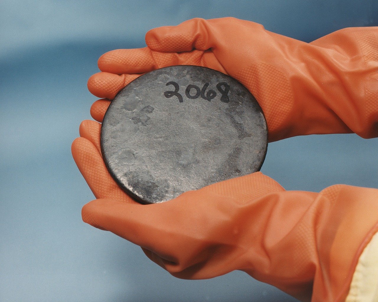 Radioactivity: A Dark Discovery Brightens Science (image credits: pixabay)