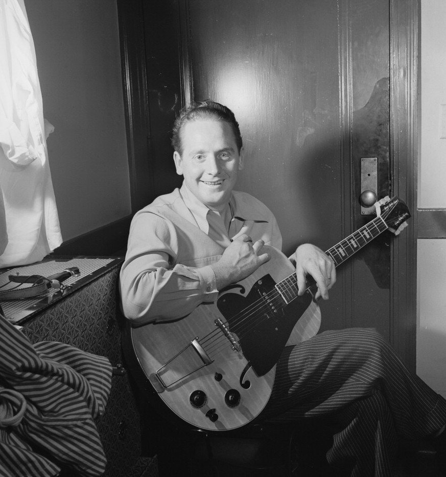 Les Paul: The Wizard Behind the Electric Guitar (image credits: wikimedia)