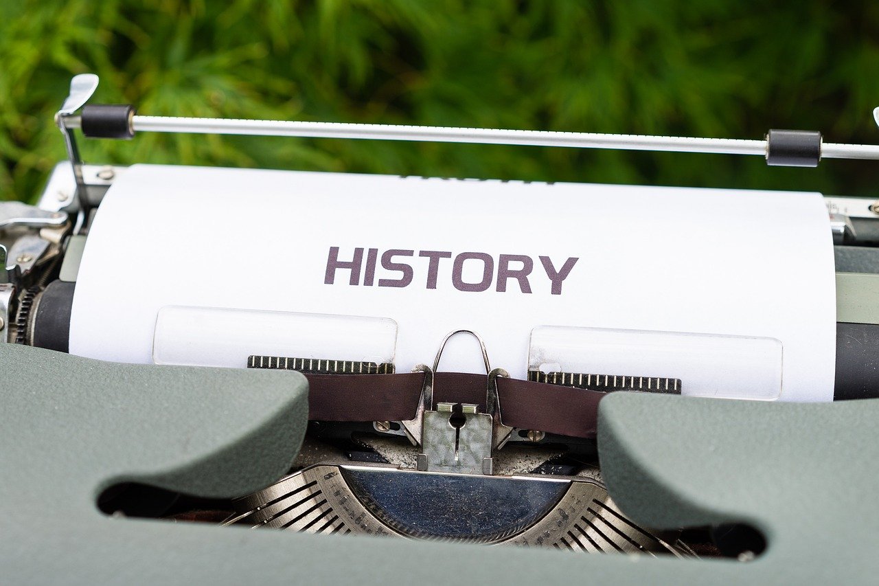Historical Context Shift (image credits: pixabay)