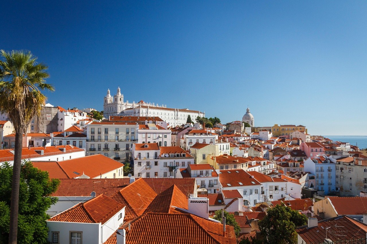 Lisbon, Portugal: Tradition Meets Trend (image credits: pixabay)