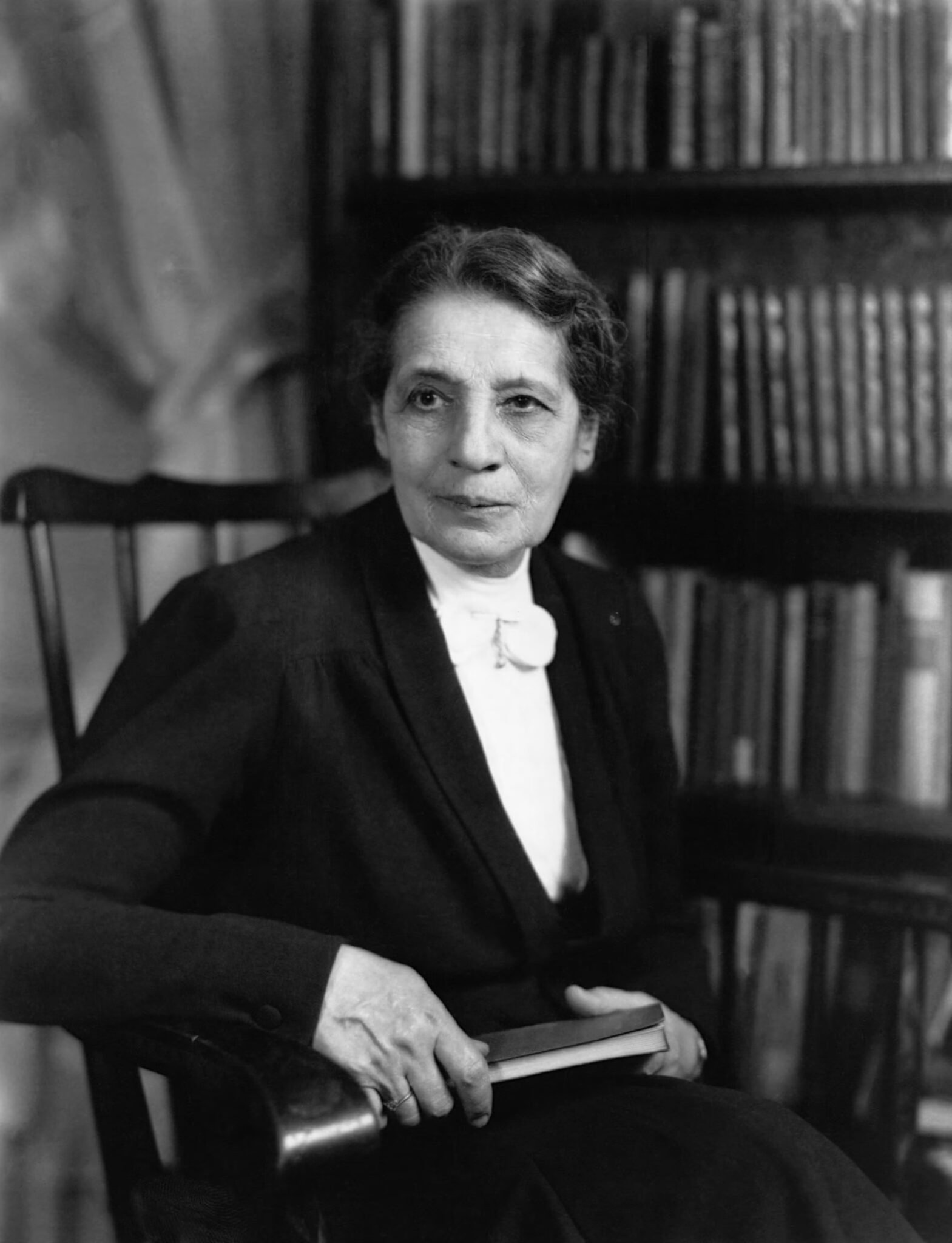 Overlooked Female Scientists Who Deserve More Recognition
