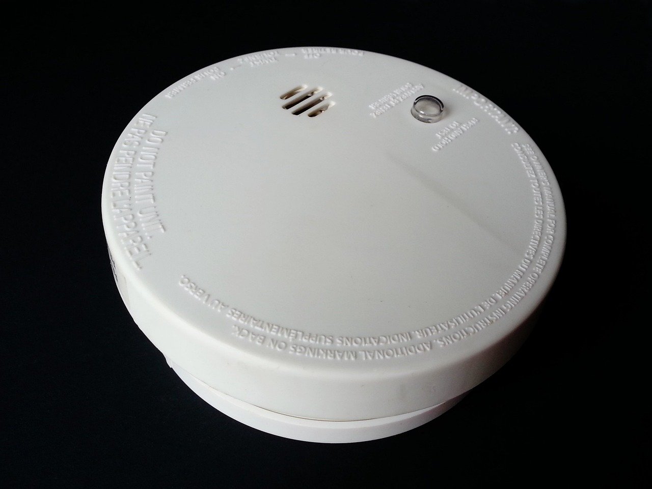 Adjustable Smoke Detectors: Safety First, at Home and Beyond (image credits: pixabay)