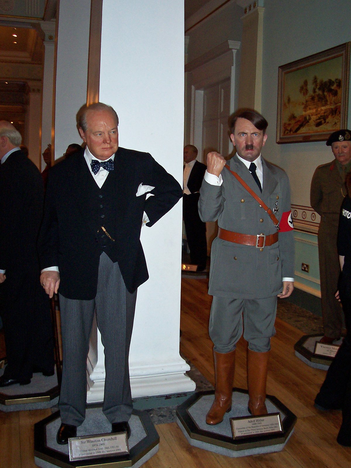 Churchill vs. Hitler (image credits: wikimedia)
