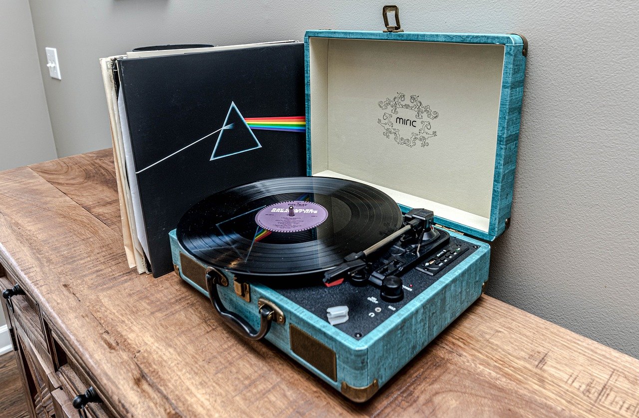 A Symbol of Intentional Listening (image credits: pixabay)