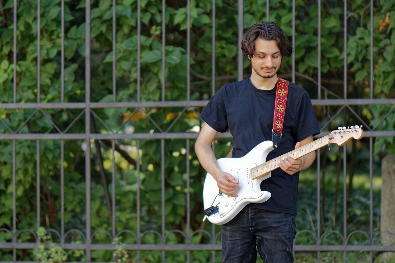 Independent Artists Gaining Traction (image credits: pixabay)