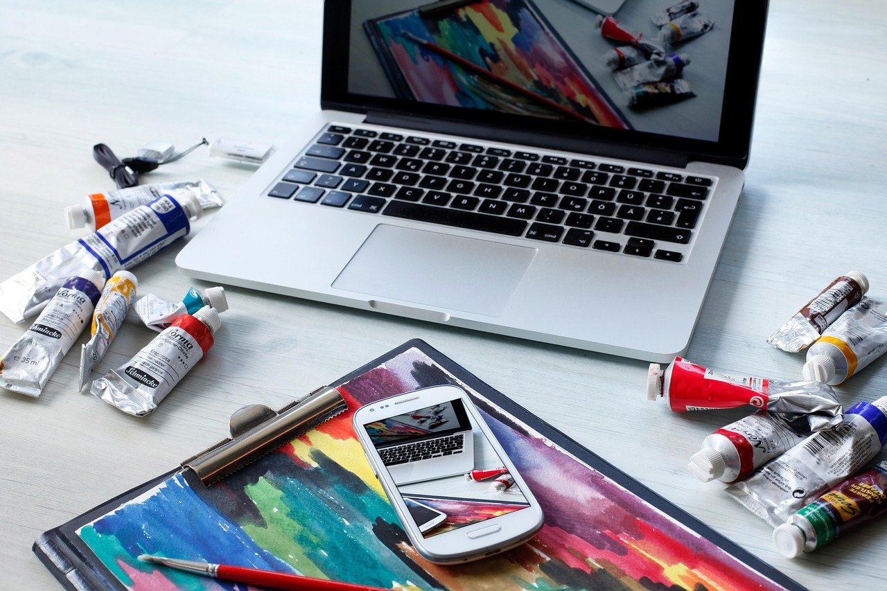 They Excelled in Other Creative Fields (image credits: pixabay)